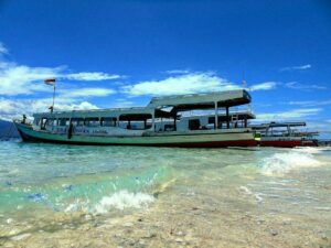 kapal trawangan indah